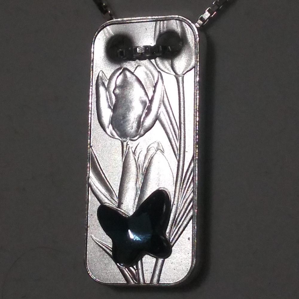 Ag-.999 Silver🦋 Pendant with a .925 Box Chain